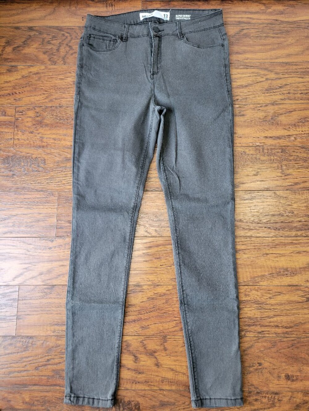MIAMI Washed Asphalt Gray Juniors High-Rise Super Skinny Denim Jeans sz 13 EUC